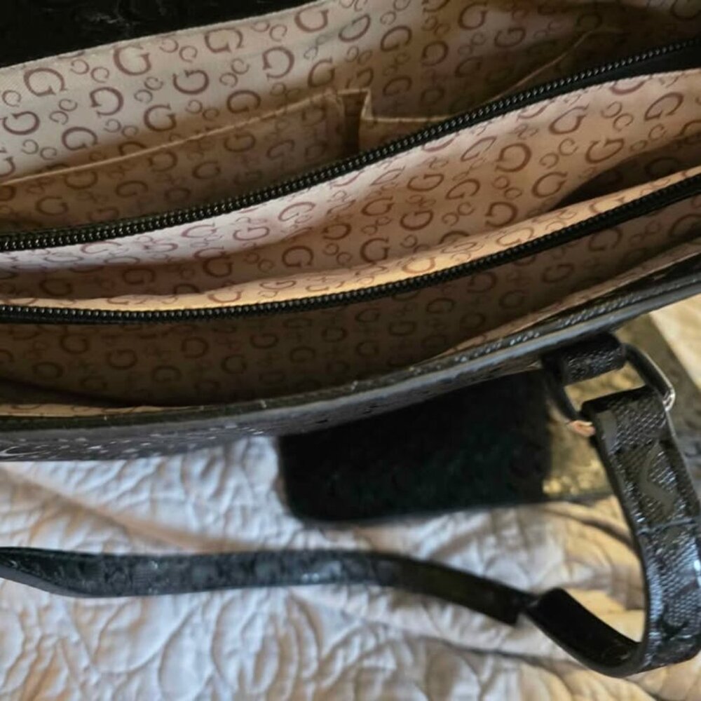 Guess Monogram Black Bag With Matching Wristlet - image 5